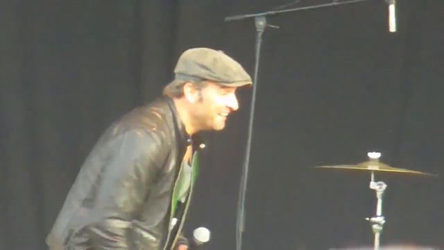 Jean Dujardin-Bambino-Live смотреть онлайн