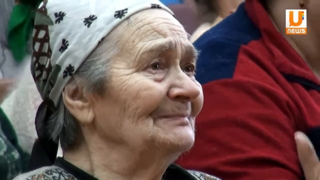 Бабушки из дома престарелых связали носки детишкам из социального смотреть онлайн