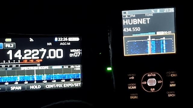 ICOM IC-705 with ICOM ID-52 By Night смотреть онлайн