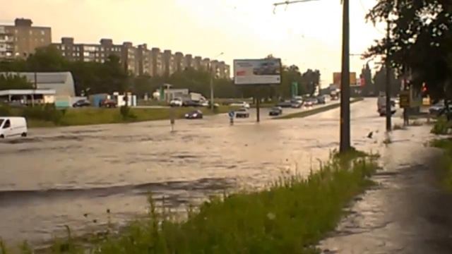 26.06.2013 Харьков, проспект 50 лет СССР, Ливень, дороги !!! смотреть онлайн