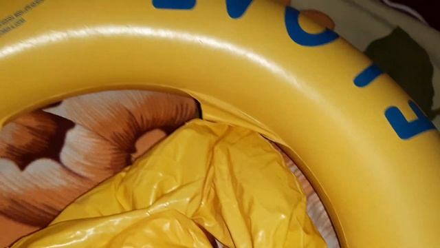 Small baby swimm ring popping смотреть онлайн