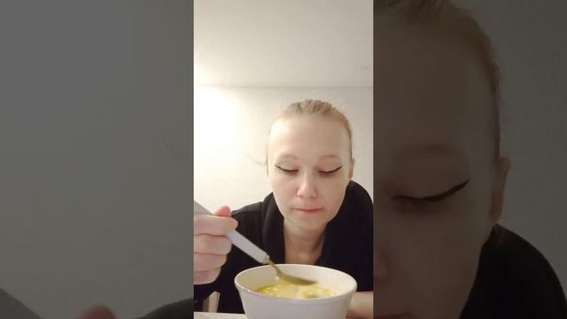 Мукбанг, влог, горячий суп с капустой и колбасой ?