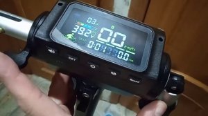 Kugoo S3, Горит уведомление о нажатом тормозе.