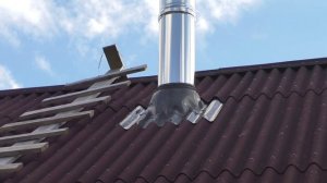 Проход трубы сэндвич дымохода через кровлю