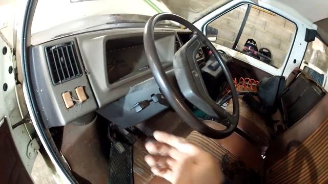 Stocké dans une grange de puis 23ans - Renault Trafic 1 - 1982 смотреть онлайн