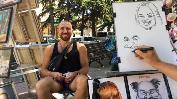 Шаржист в рисует шарж маркером за 3 минуты.