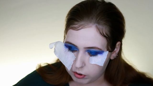 ВЛАЖНЫЙ МАКИЯЖ | Макияж в синих оттенках пигментами | Живая кожа | Alice.k смотреть онлайн