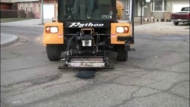 Python 5000 pothole patcher.avi смотреть онлайн