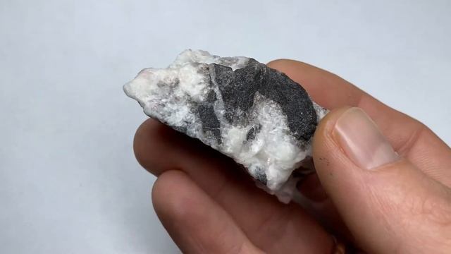 Киноварь на Доломите. 44 г смотреть онлайн