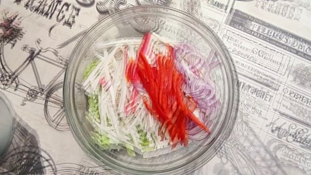 Салат из пекинской капусты с крабовыми палочками и дижонской горчицей. 5 минут и готово. смотреть онлайн
