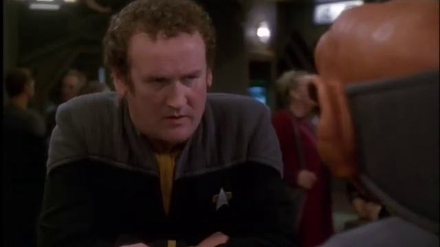 DS9 Nog borrows Sisko's desk (Treachery, Faith, and the Great River) смотреть онлайн