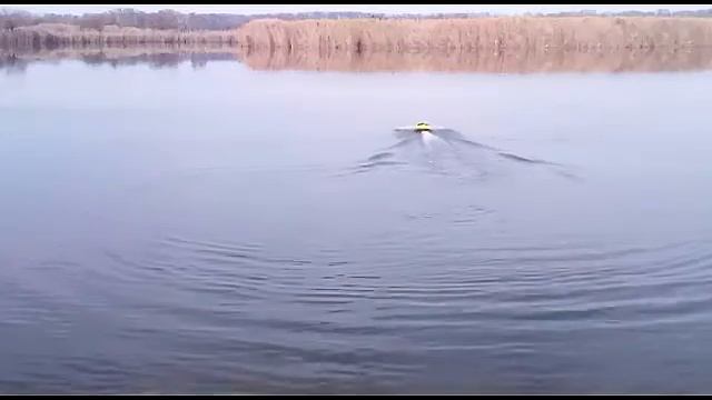 Кораблик для завоза прикормки "JOKER". Управление на воде. смотреть онлайн