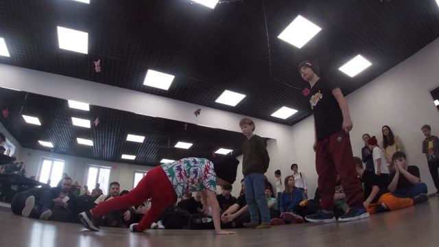 Kids Lil Kras\Шок vs Глебас/Улыбака смотреть онлайн