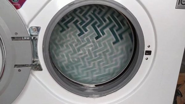 Washing the shower curtain in secret mode on the Lg washer