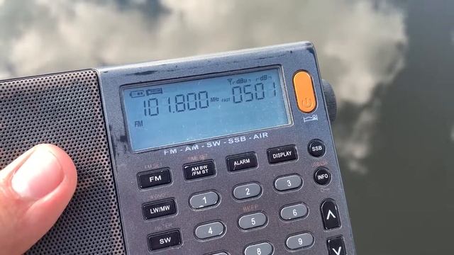 101.8 MHz - Дорожное радио (Октябрьская, 70 км) смотреть онлайн