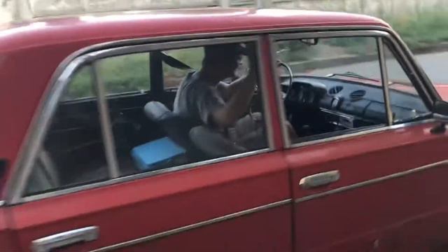 Лада 2103 - выезд из гаража, июль 2021 смотреть онлайн