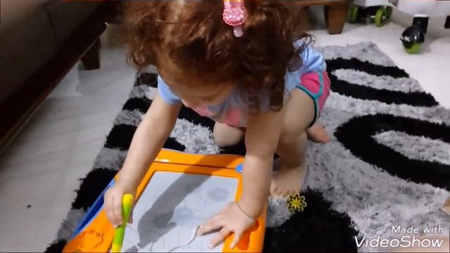Tomy Megasketcher - Kids sketch board fun смотреть онлайн