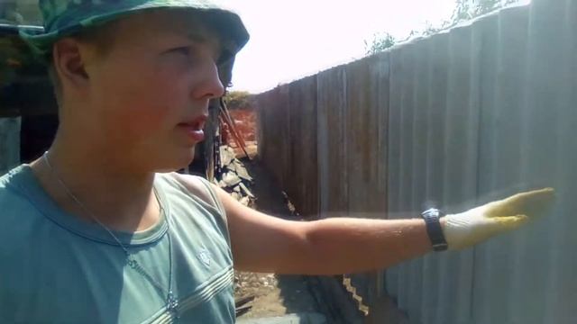 #2 РАЗОБРАЛИ СТАРЫЙ КРОЛЬЧАТНИК, ПОСТРОИЛИ ШИФЕРНЫЙ ЗАБОР. смотреть онлайн