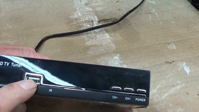 using a monitor as an over the air TV with USB fat32 thumb drive смотреть онлайн