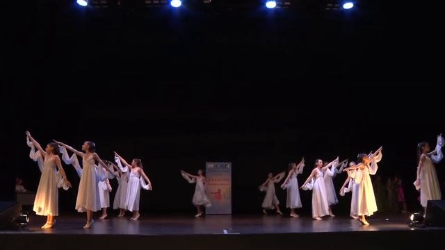 ПАРЯЩИЕ НАД ЗЕМЛЕЙ смотреть онлайн