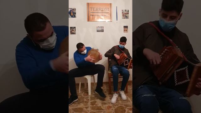Tarantella - organetto e tamburello - Emanuele Pansera e Fortunato Crea смотреть онлайн