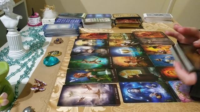 ЧТО ОН ПОВОДУ МЕНЯ ДУМАЕТ И ПЛАНИРУЕТ В БЛИЖАЙШЕЕ ВРЕМЯ? смотреть онлайн