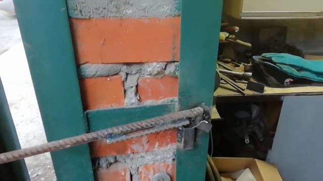 Фиксатор для гаражных ворот. Очень просто. смотреть онлайн