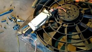 Не работает блок управления вентилятором БМВ Е46. Текут патрубки и быстросъёмы. Дешёвое решение ест