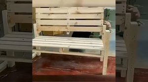 Скамейка из поддонов