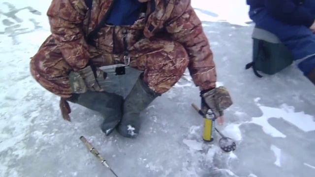 Кто умеет тот ловит понемногу . смотреть онлайн