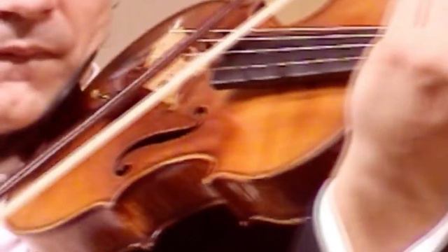 Manrico Padovani- Paganini Capriccio 4 in c minor - Live in Vienna - 3 of 11 смотреть онлайн