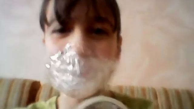 Заклеила рот скотчем|маска из скотча смотреть онлайн