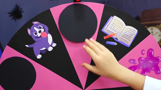 Diana Tackles the Unbelievable Pink and Black Challenge with Wednesday смотреть онлайн