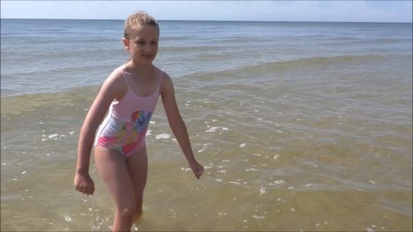 ?SWIMMING IS AWESOME?