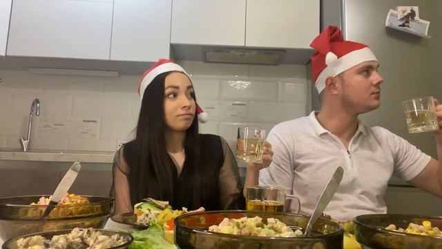 ?НОВОГОДНИЙ МУКБАНГ С САШЕЙ?? #мукбанг #новыйгод #2022 #башкортостан #котенок #рецепты #mukbang