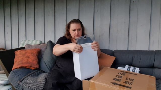 Надоел беспорядок в прихожей. Посылка, распаковка и сбор коробок для обуви. Норвегия. Бери и делай. смотреть онлайн