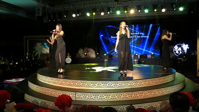 Fight Song - Covered by Christine,Natalie,Vivian&Clara - Ft. Z Tank Band смотреть онлайн