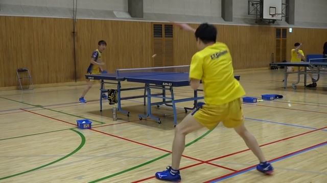 ТРЕНИРОВКА ОДАРЕННОГО ТЕННИСИСТА ПОД МИКРОСКОПОМ! смотреть онлайн