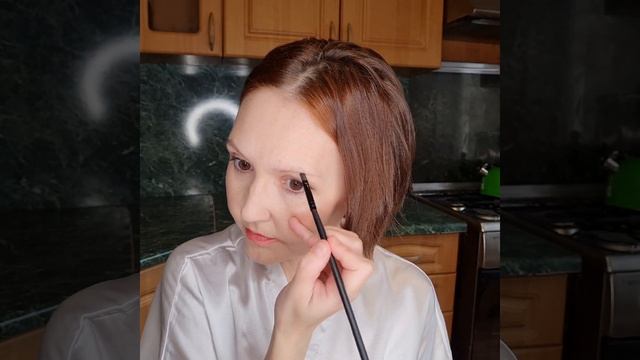 КАК НАРИСОВАТЬ БРОВИ/ Маскирую залысины на бровях. Пудровый эффект смотреть онлайн