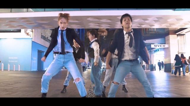 [KPOP IN PUBLIC] [ONE TAKE] Stray Kids - 
