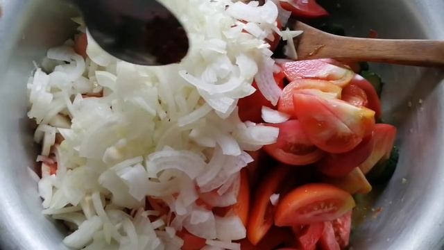 Заготовки в зиму/Ну очень вкусный салатик, сочный, ароматный. смотреть онлайн