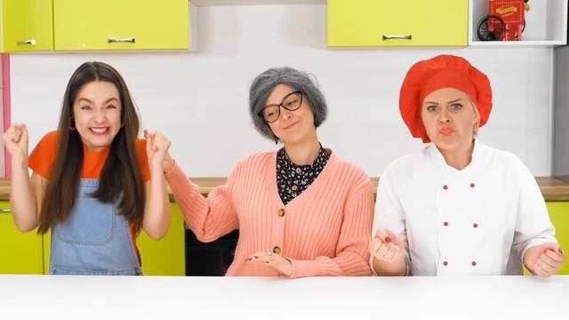 Кулинарный Челлендж: Уэнсдей Против Бабушки | Смешные Ситуации с Едой от RaPaPa Challenge