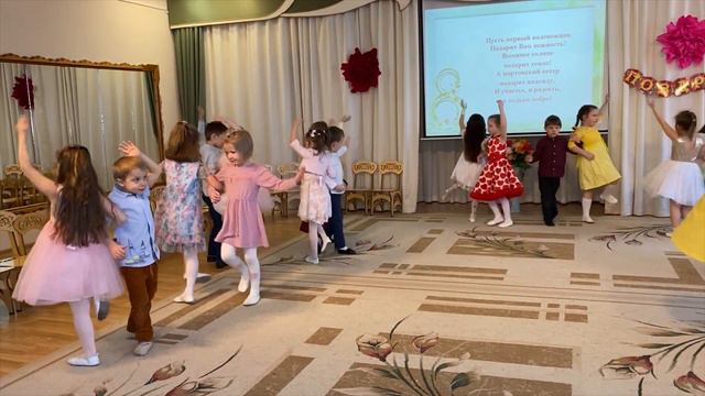 8 марта в группе 5 "Гномики" - Дошкольное отделение смотреть онлайн