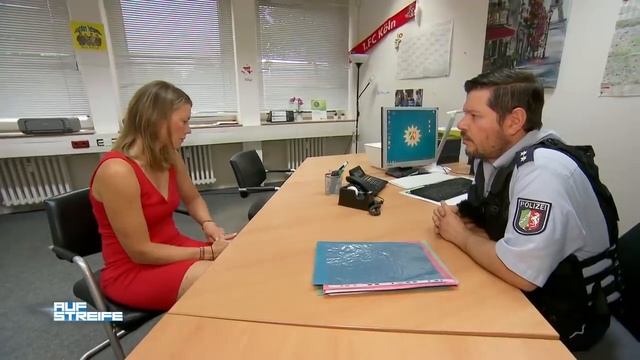 Überraschung für Paul! Wer oder was steckt in dem Karton für ihn? | Auf Streife | SAT.1 смотреть онлайн