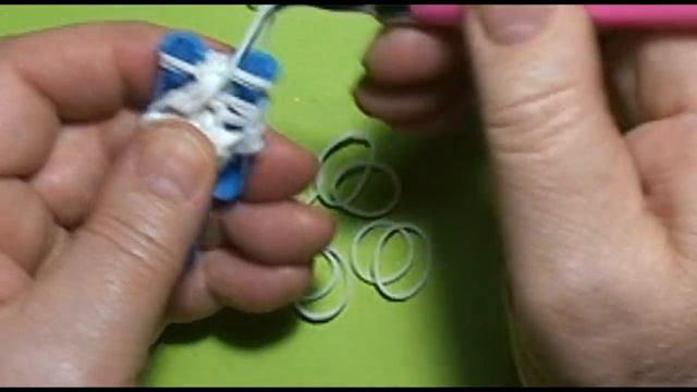 СНЕГОВИК из резинок на рогатке смотреть онлайн