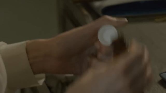 "Light Em Up" - The Night Manager смотреть онлайн