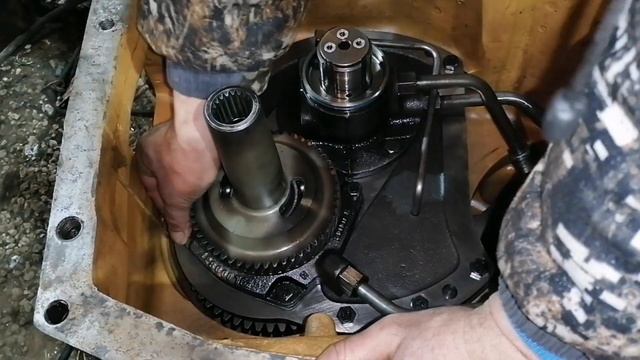 Ремонт case magnum 7240. Часть 8. Сборка кпп powershift. смотреть онлайн