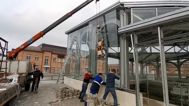 Монтаж джамбо стекол размером до 3 х 5 метров в Тульском Кремле