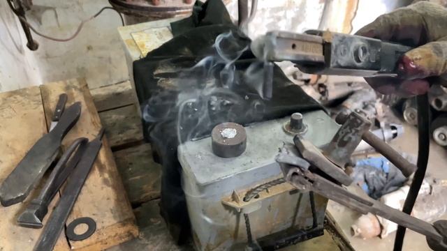 Восстановление клемм аккумулятора - пайкой угольным электродом. смотреть онлайн