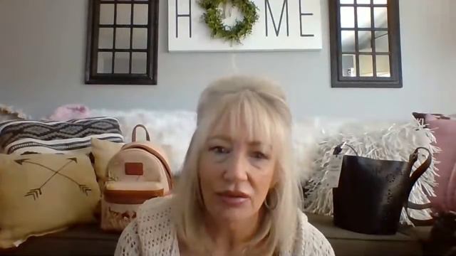 Coffee With Kim & What's In My BagSSSSS смотреть онлайн